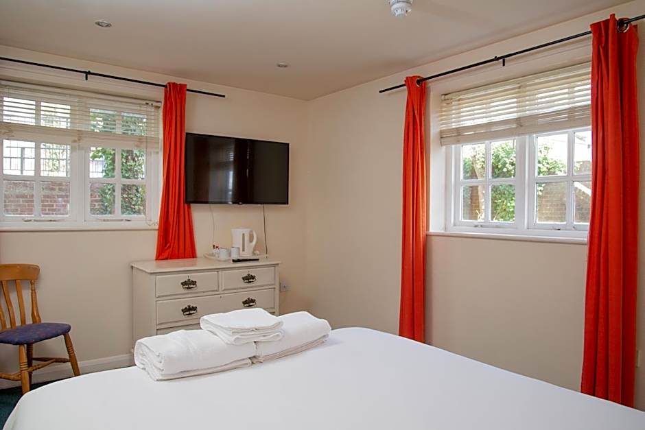 Royal Hotel, Bar & Grill