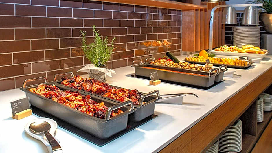 Holiday Inn Berlin Airport - Conference Centre By IHG