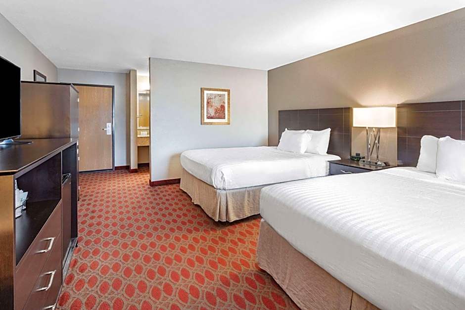 Baymont by Wyndham Brooklyn Center