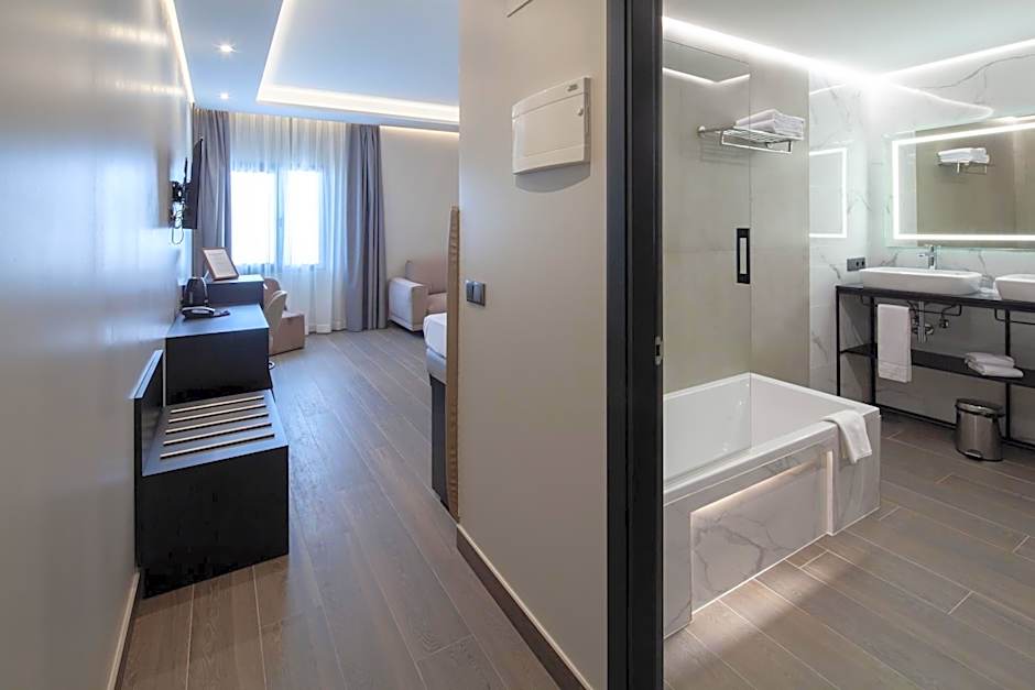 Photo 1 of 8 of Junior Suite
