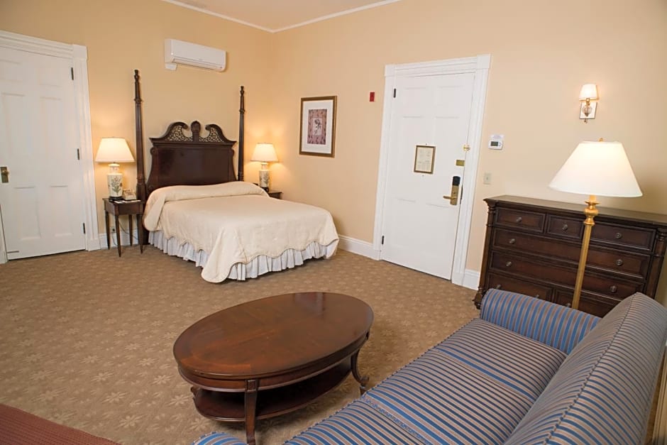 Middlebury Inn