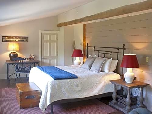 Three Chimneys Inn
