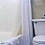 Lavissh Inn and Suites