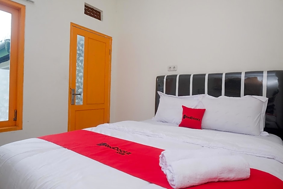 RedDoorz Syariah @ Jalan Dieng Wonosobo 2