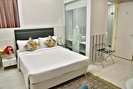 Deluxe Room - King Size Bed