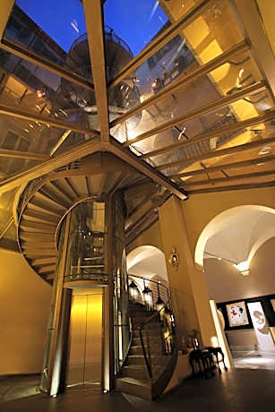 Borghese Palace Art Hotel