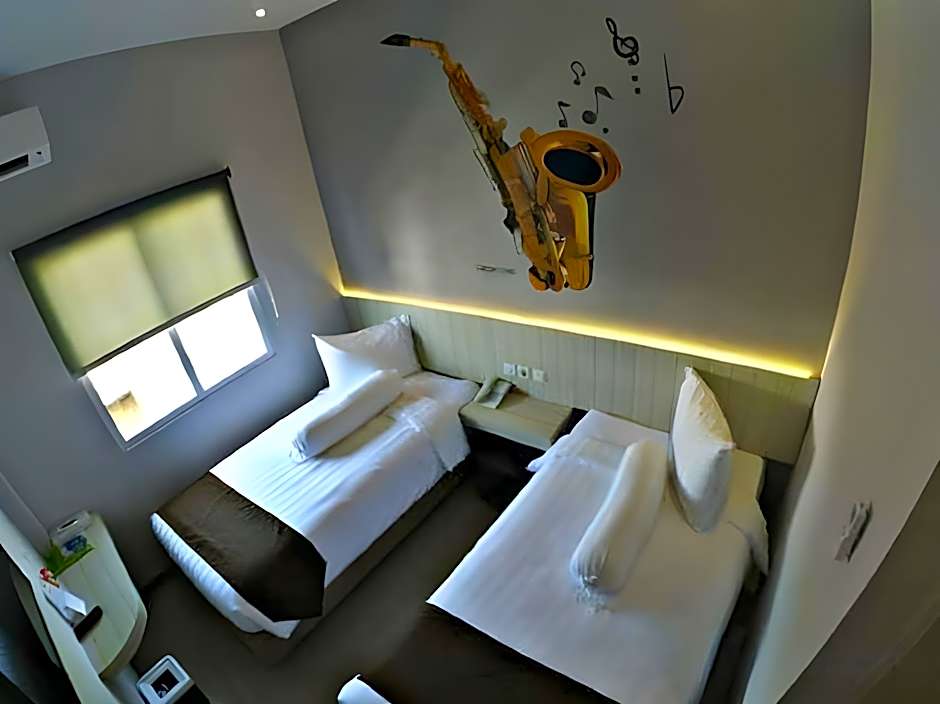 Front One Boutique Brani Solo