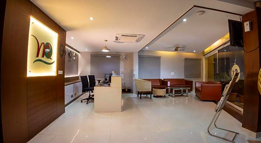 Metro Plaza Hotel by RAK Rooms