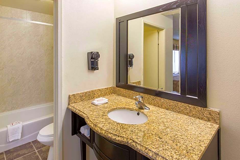 Ramada by Wyndham Ontario