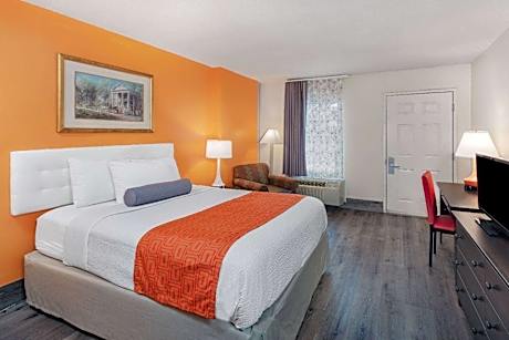 Queen Room - Disability Access/Smoking