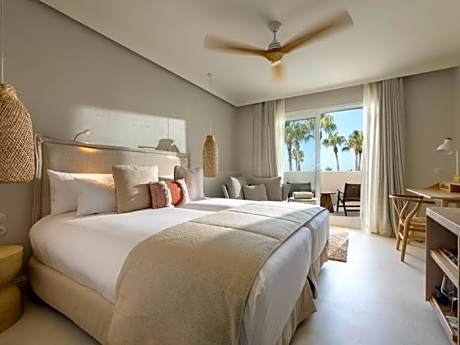 Double or Twin Room with Sea View "The One"