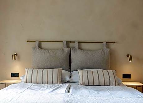 Classic Double Room with Balcony
