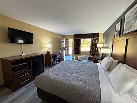 King Room - Accessible/Non-Smoking