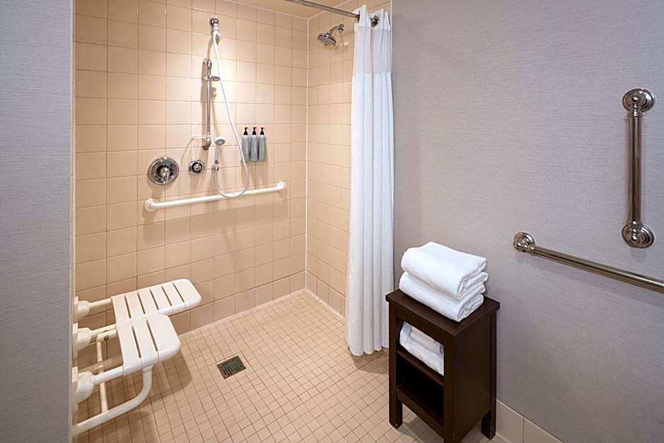 Courtyard by Marriott Glassboro Rowan University