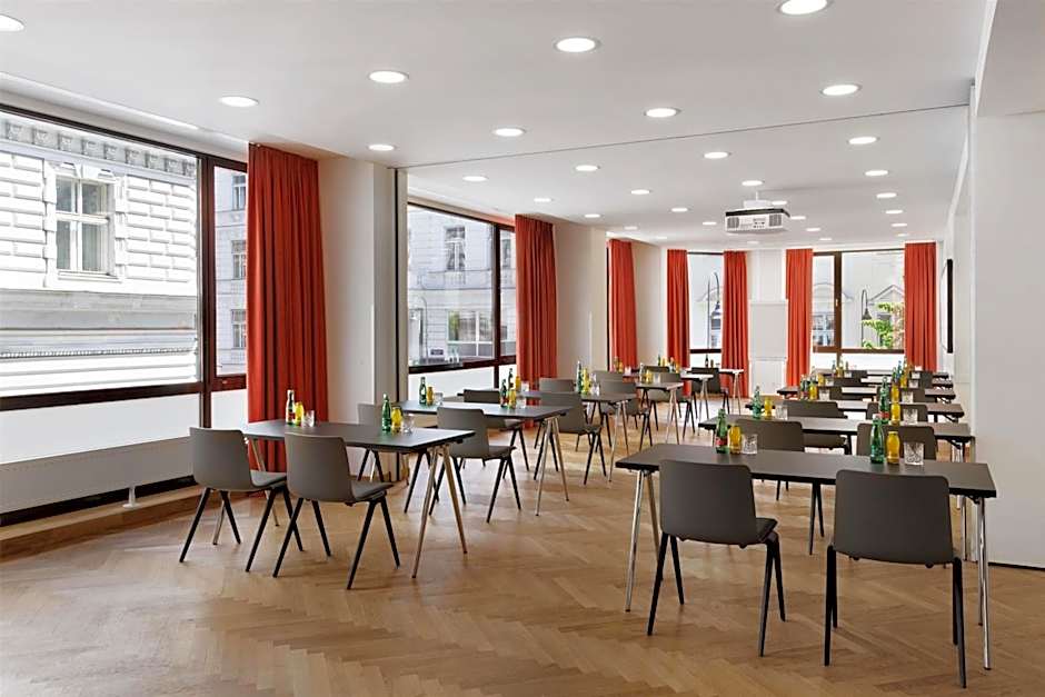 Hotel Astoria Vienna, Curio Collection by Hilton
