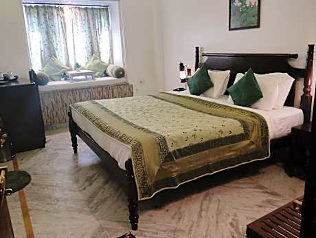 Deluxe Lake View Room