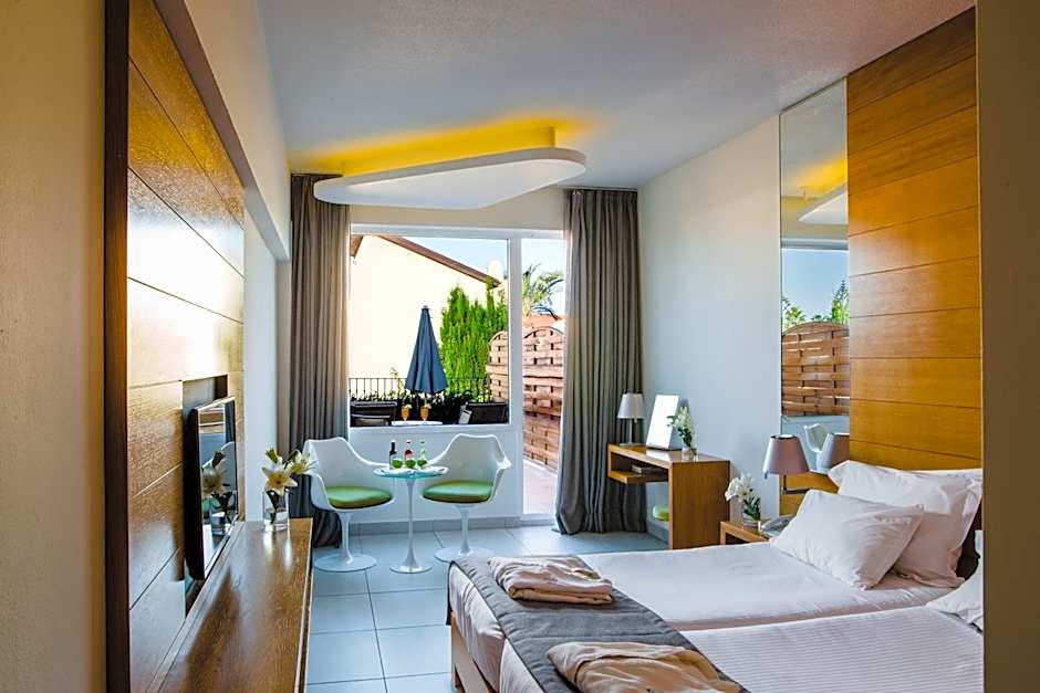 Napa Plaza Hotel (Adults Only)