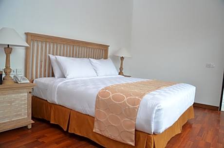 Special Offer-Honeymoon Package at One-Bedroom Villa with Private Pool