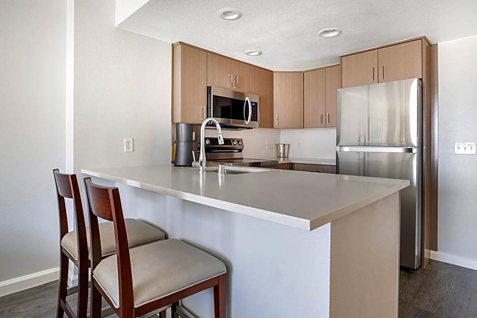 Hilton Grand Vacations on Paradise (Convention Center)