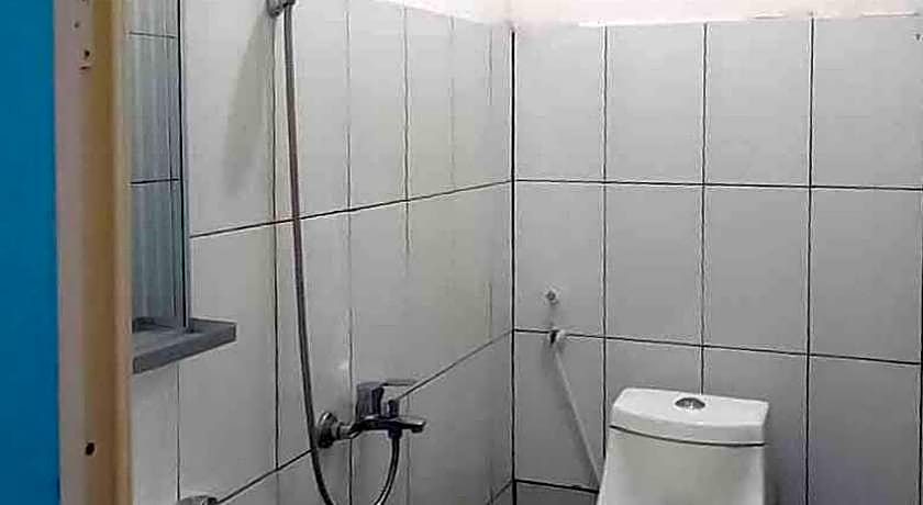 RedDoorz near Alun - Alun Magetan