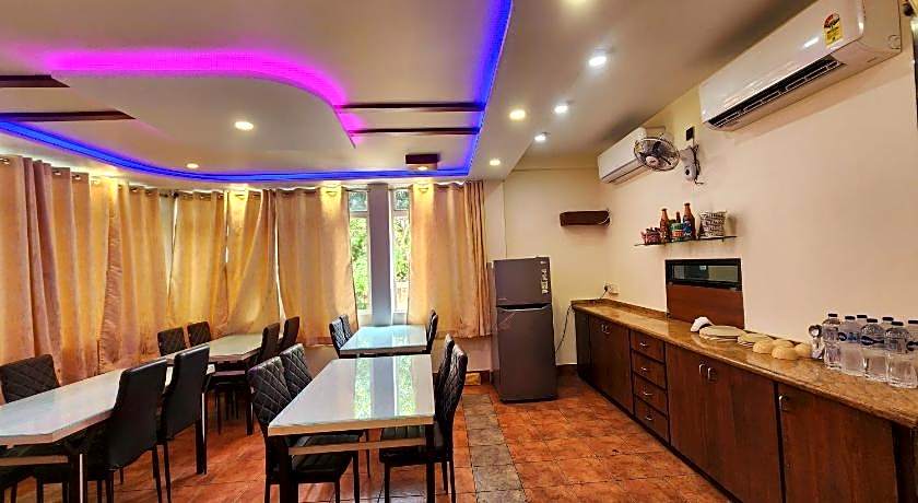 Bhammar's Inn - A Pure Vegetarian Hotel