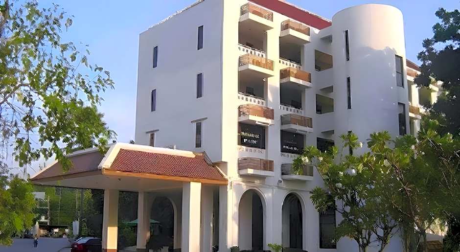 Royal Diamond Hotel