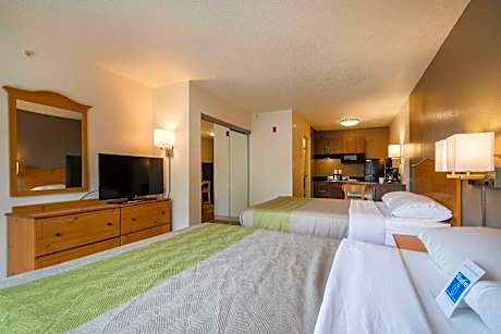 Queen Room with Two Queen Beds - Disability Access - Roll In Shower