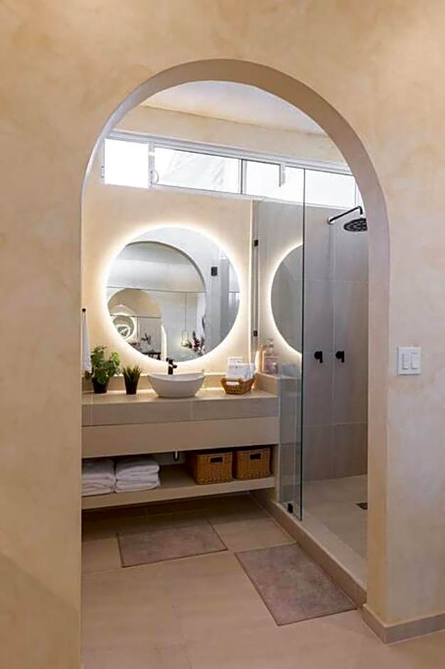 Presidential Studio with Gated Parking at Casas Sanblu