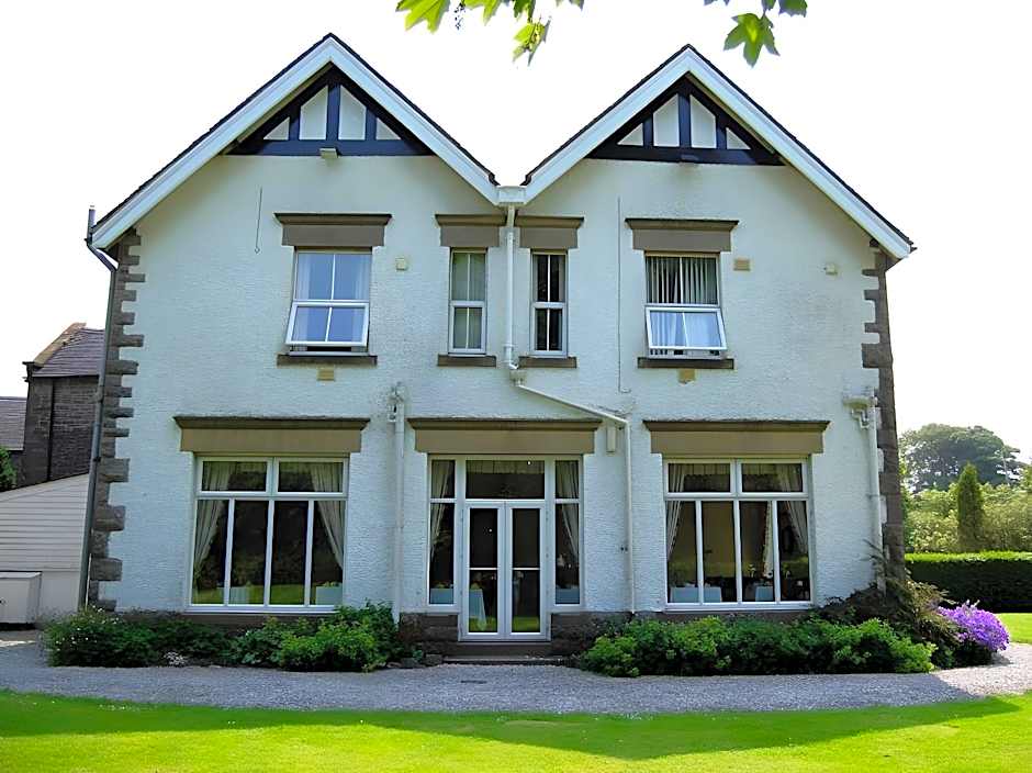 Newton House Hotel