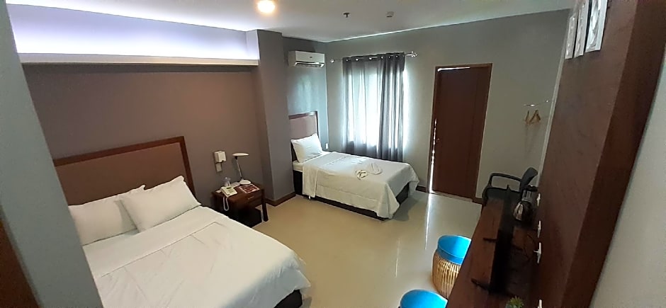 Hotel Camila 2