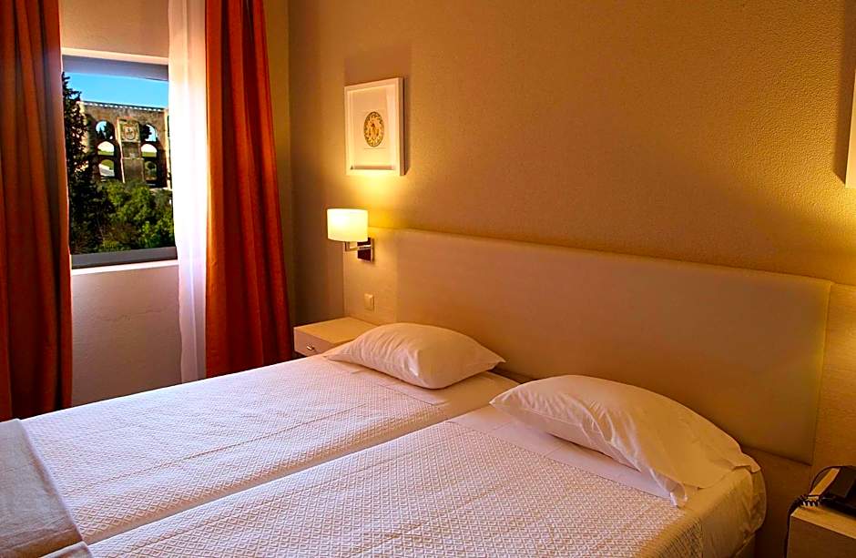 Foto 1 de 5 de 1 Double Bed or 2 Beds