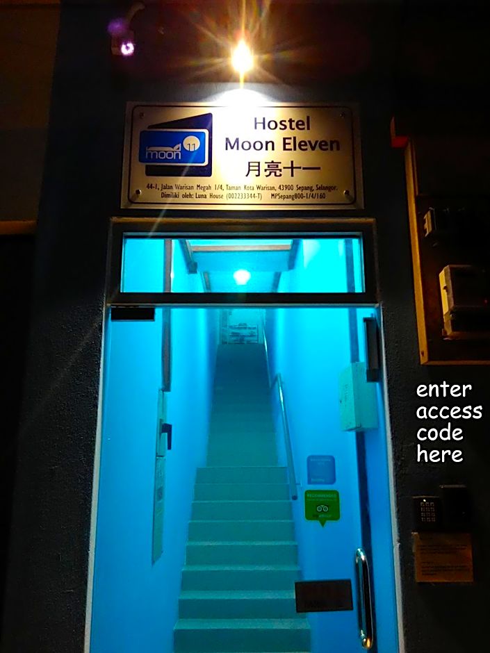 Moon Eleven Hostel Airport Transit - KLIA