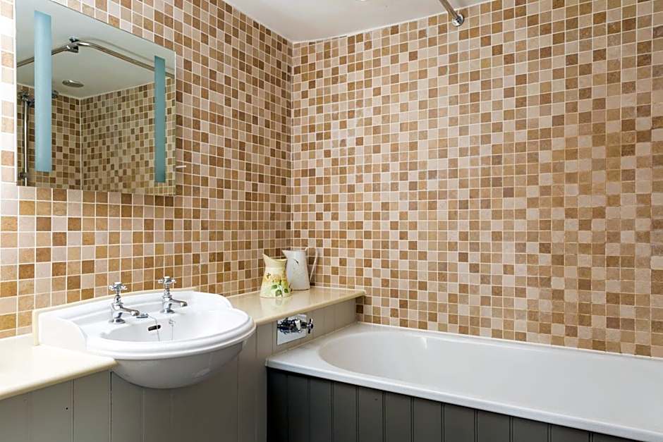 The Dog & Bear Hotel