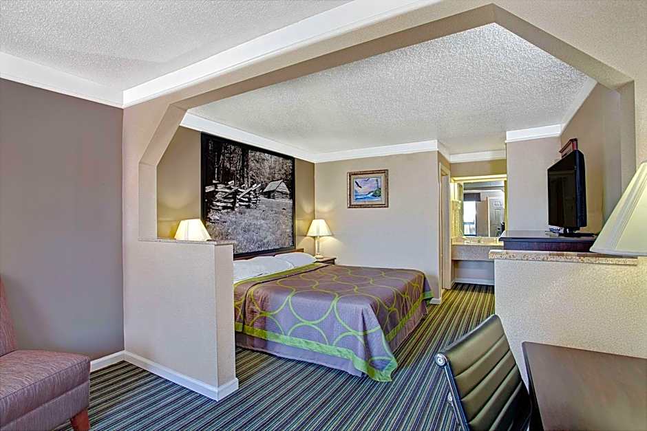 Super 8 by Wyndham Knoxville East