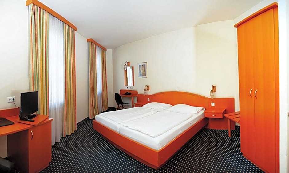 Suite Hotel 900 m zur Oper