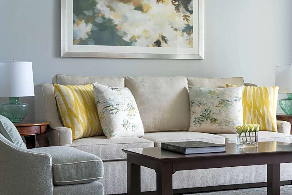 The Ritz-Carlton Naples, Tiburón