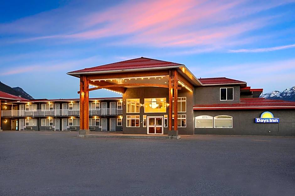 Days Inn by Wyndham Golden