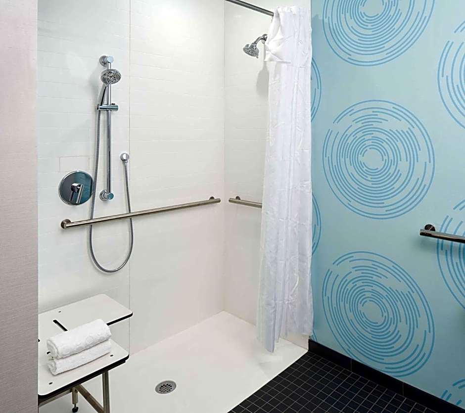 Tru By Hilton Pompano Beach Pier, FL