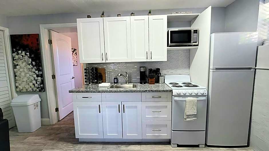 Barefoot Mailman Motel