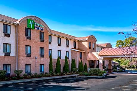 Holiday Inn Express Hotel & Suites Canton By IHG