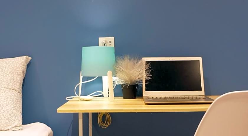 Sleep with Me Bangkok - BTS Phra Khanong