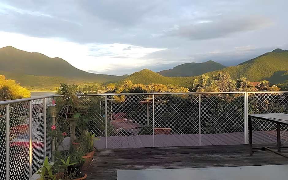 Chiangkhan See View Guest House