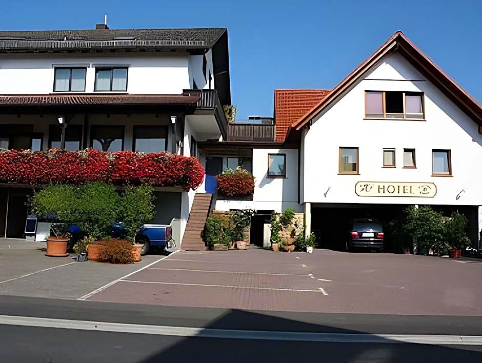 Hotel & Restaurant Zum Ochsen -Ox Distillery