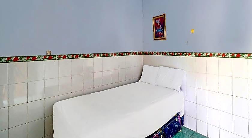 Hotel O Sekar Jagat Near Pantai Baluk Rening