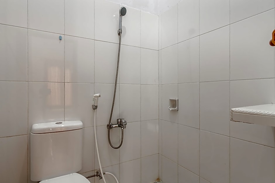 KoolKost Syariah near Ayani Mega Mall Pontianak