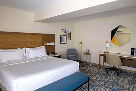 Premium Junior King Suite