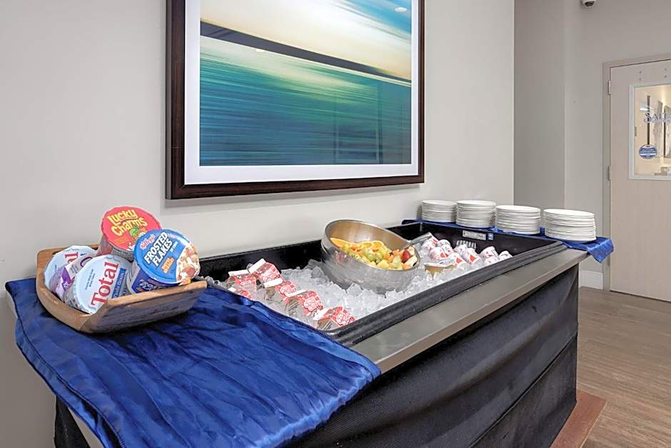 Holiday Inn Resort Oceanfront at Surfside Beach by IHG