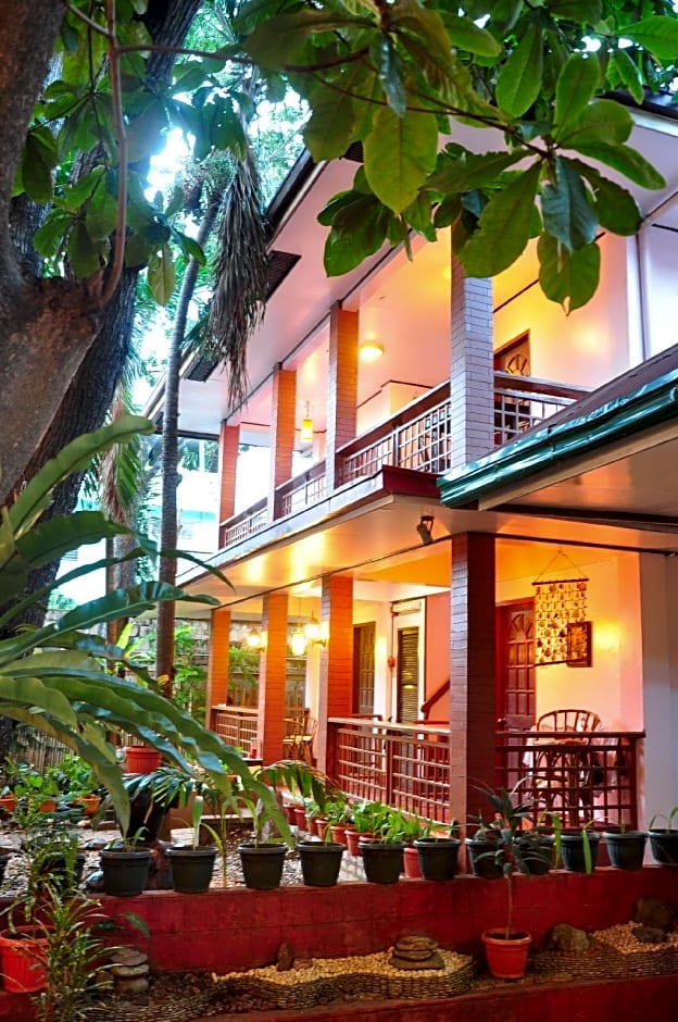 Lola Itang Pension and Restaurant