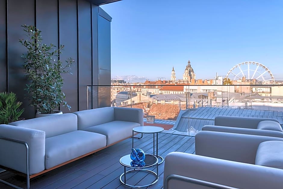 Dorothea Hotel, Budapest, Autograph Collection