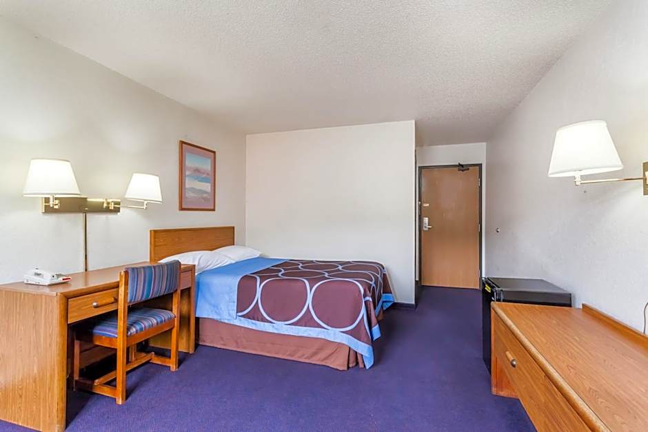 Super 8 by Wyndham Sidney NY